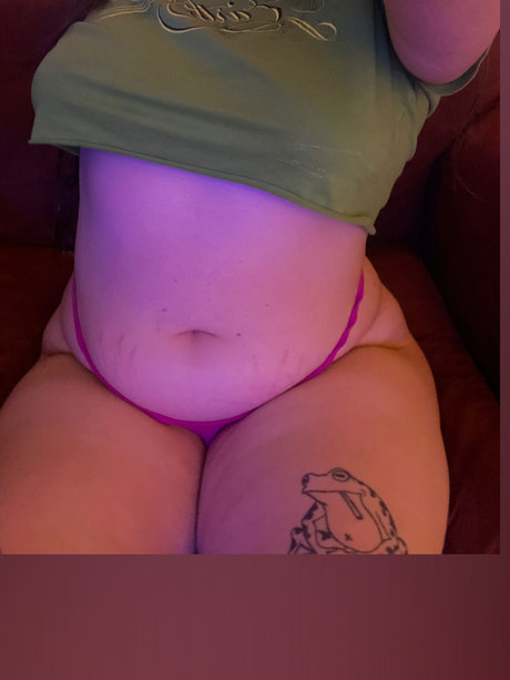 Naken läckt OnlyFans-bild av M