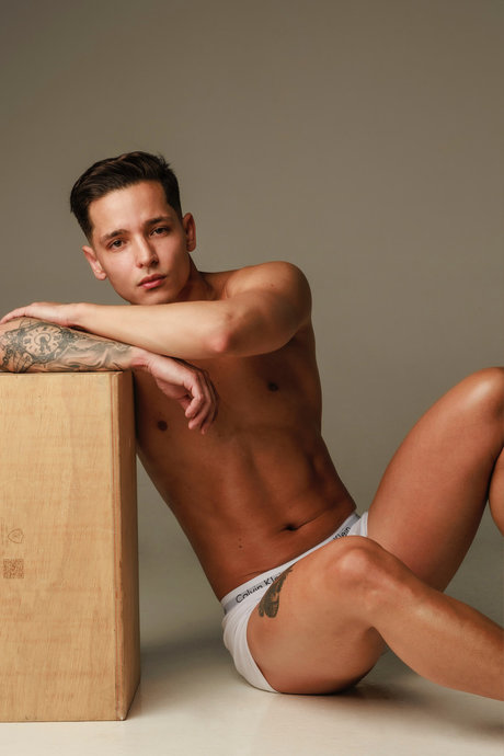 Photo nue de fuite OnlyFans de Adriano Rj