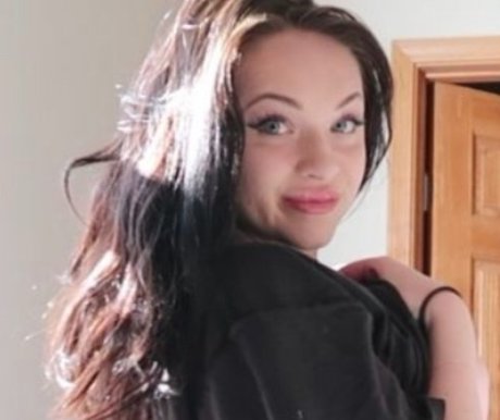 Alaston vuotanut OnlyFans-kuva Alex