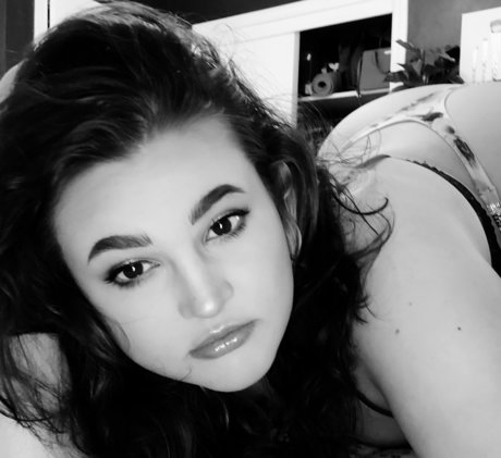 Alaston vuotanut OnlyFans-kuva Erin 