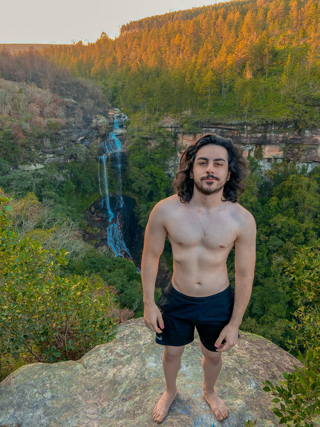 Alaston vuotanut OnlyFans-kuva Adriano Oliveira