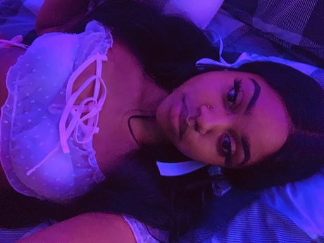 Naken läckt OnlyFans-bild av Brie