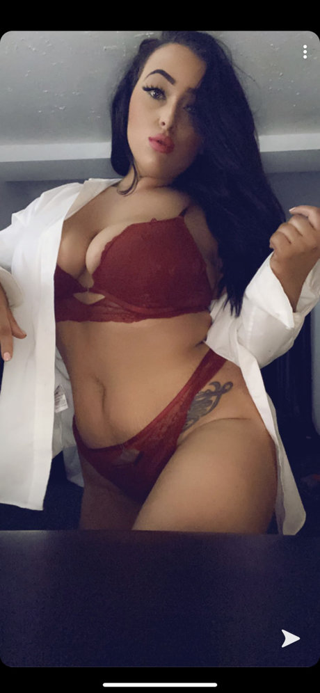 Naken lekkede OnlyFans-bilde av Nxughtygxrl