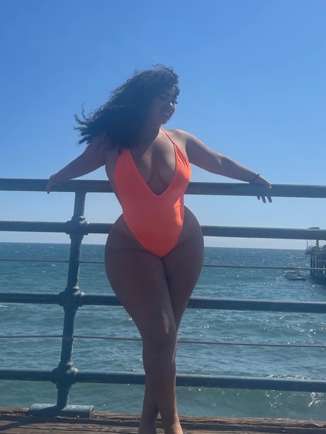 Nahá fotka uniklých OnlyFans od Jenessa 