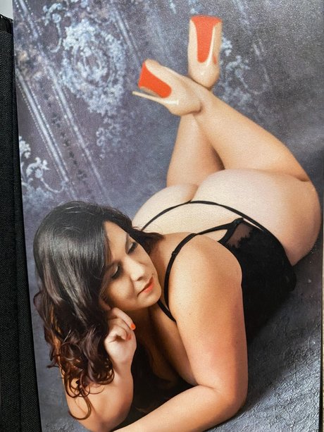 Naken läckt OnlyFans-bild av Nurse Jennifer
