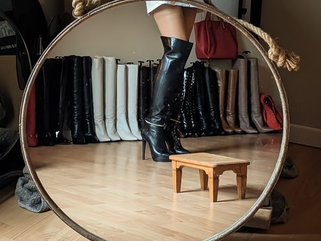 Обнаженная фотография утечки OnlyFans от Mistress Blanche