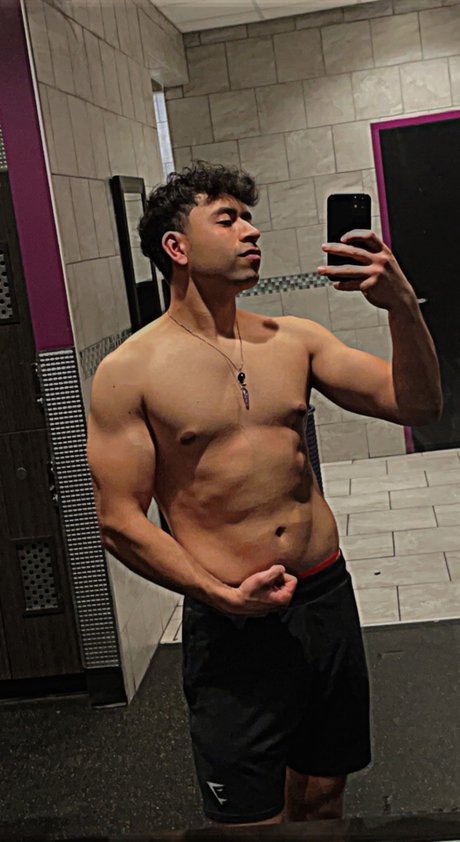 Обнаженная фотография утечки OnlyFans от Agustin