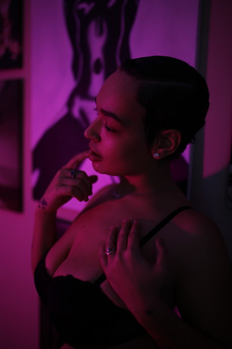 Naken läckt OnlyFans-bild av Alohas Release