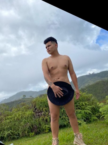 Naken läckt OnlyFans-bild av Alejandro Agudelo