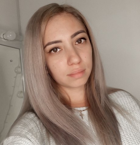 Naken läckt OnlyFans-bild av Adelina Bianca