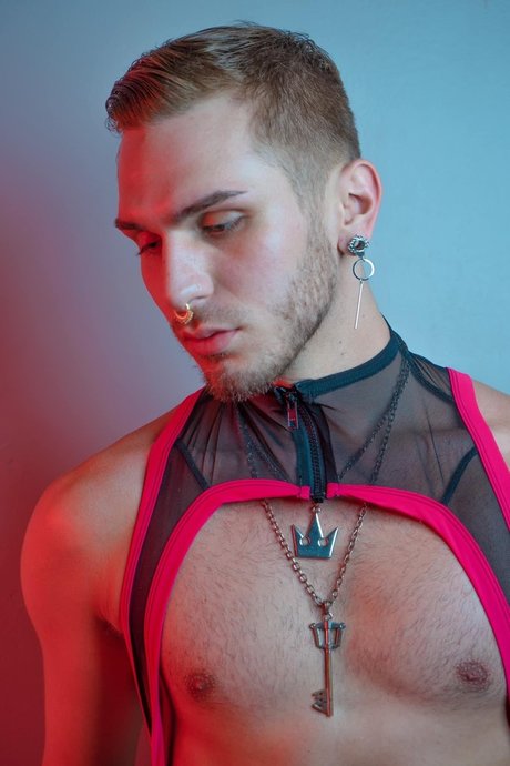 Обнаженная фотография утечки OnlyFans от Aaron Harley