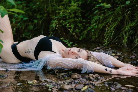 Alaston vuotanut OnlyFans-kuva Autumn