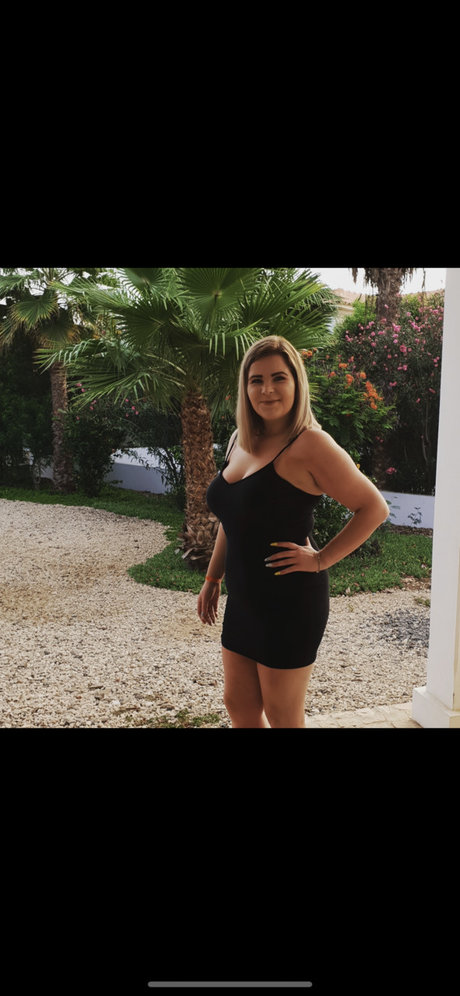 Naken läckt OnlyFans-bild av Abbie
