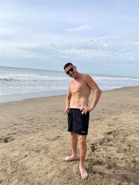 Naakte gelekte OnlyFans-foto van Agus Leska 