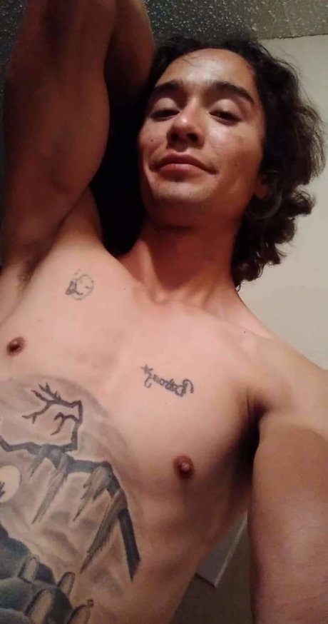 Naakte gelekte OnlyFans-foto van Over Time