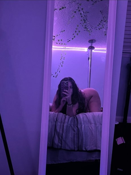 Обнаженная фотография утечки OnlyFans от Spicylatina
