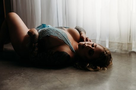 Naken läckt OnlyFans-bild av Kay G