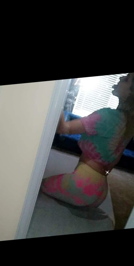 Naken läckt OnlyFans-bild av Gypsybrat