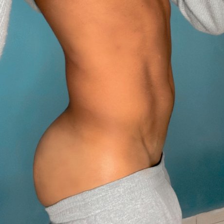 Naken läckt OnlyFans-bild av V