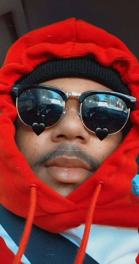 Naken läckt OnlyFans-bild av Robert