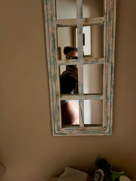 Naken läckt OnlyFans-bild av Ari