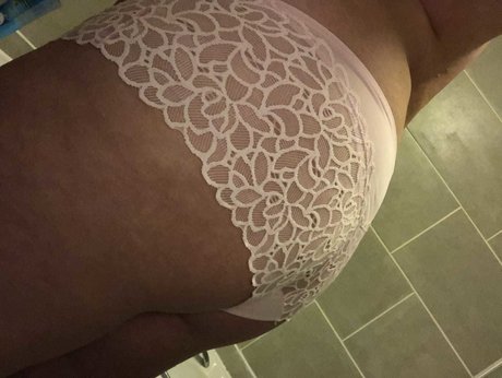 Naken lekkede OnlyFans-bilde av Chlo