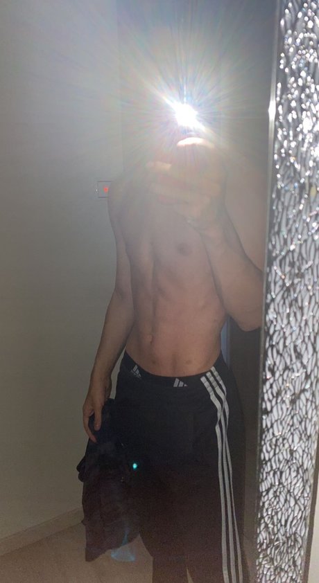 Naken läckt OnlyFans-bild av Nikolasyz