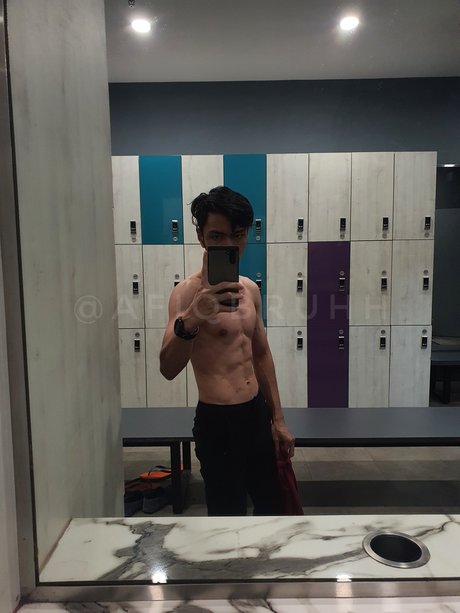 Naakte gelekte OnlyFans-foto van Afiqbruhh