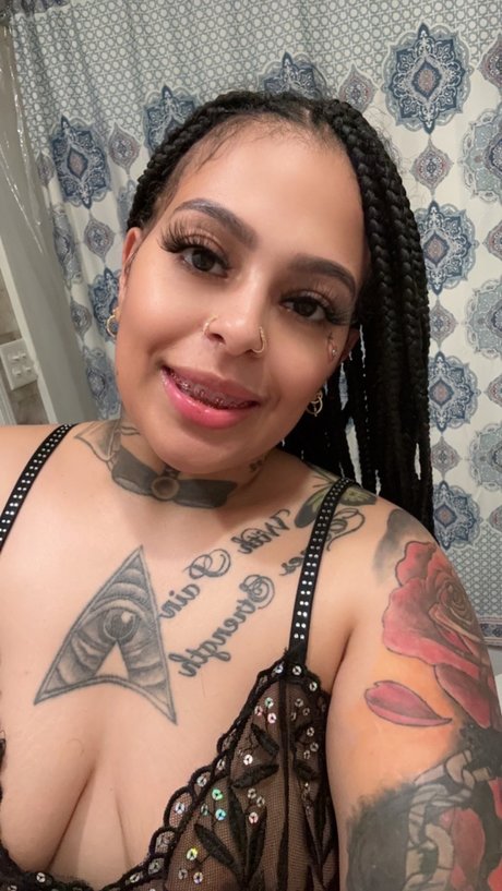 Naken läckt OnlyFans-bild av Millzbihh