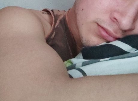 Foto di nudo di fuga di OnlyFans di Ismael