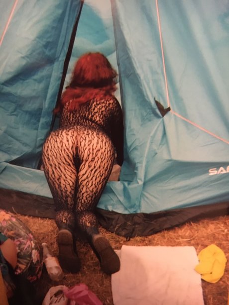 Naken läckt OnlyFans-bild av Shy Bby Redhead  Foxy