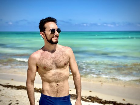 Naken läckt OnlyFans-bild av Omegatox