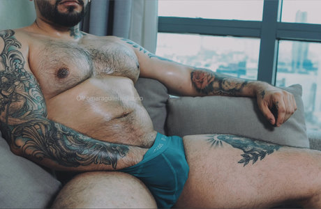 Naken läckt OnlyFans-bild av Omar Aguilera