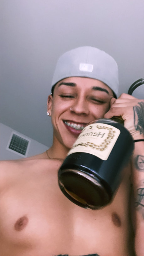 Foto nua vazada do OnlyFans de Abovetheclovds