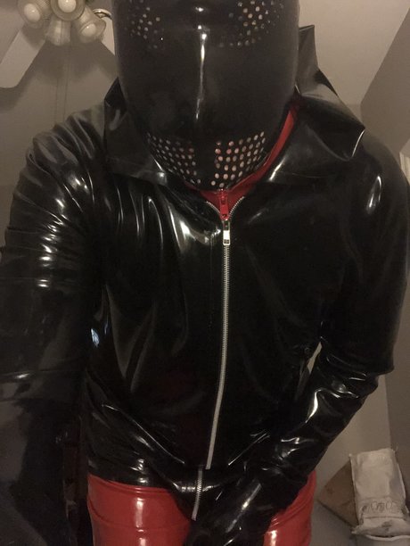 Nahá fotka uniklých OnlyFans od Adam