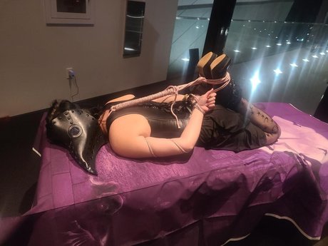 Naken läckt OnlyFans-bild av Adelaide Braune