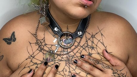 Naken lekkede OnlyFans-bilde av Puppy