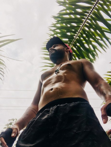 Naken läckt OnlyFans-bild av Lob