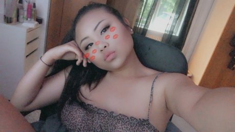 Alaston vuotanut OnlyFans-kuva Olivia