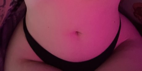 Naken läckt OnlyFans-bild av Olive