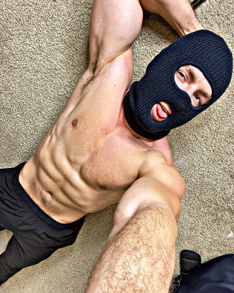 Photo nue de fuite OnlyFans de Oleg Forse