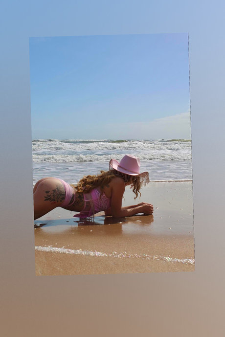 Naakte gelekte OnlyFans-foto van Allyjaay