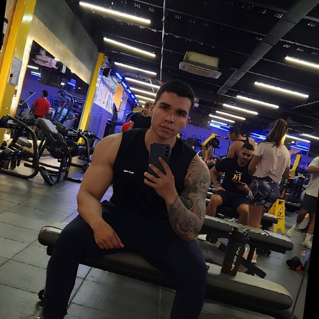 Обнаженная фотография утечки OnlyFans от Pachofit