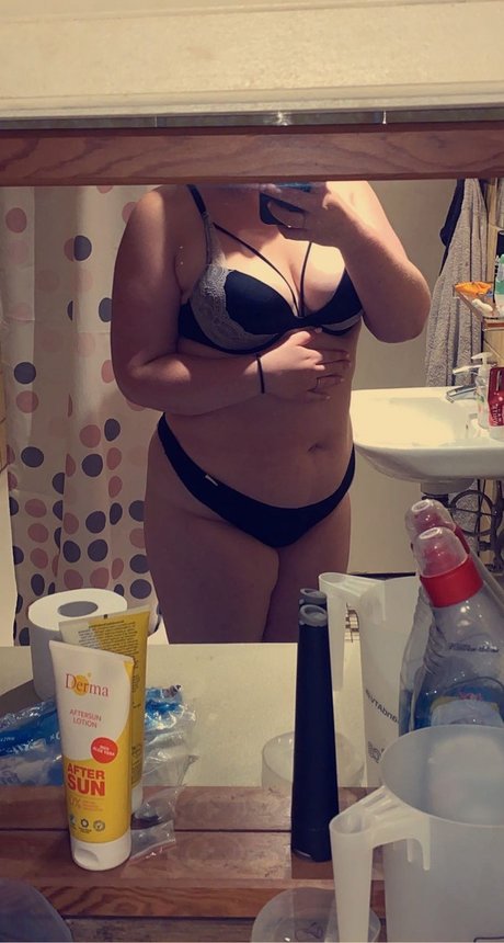 Naken läckt OnlyFans-bild av Sarah