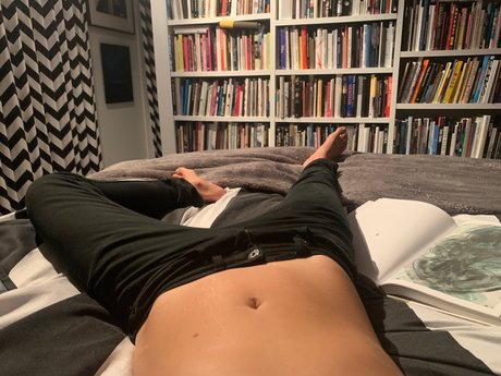 Foto desnuda filtrada de OnlyFans de Ellen Degenderless