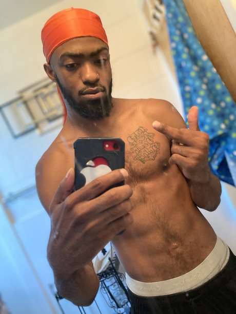 Naken läckt OnlyFans-bild av Malik Carter