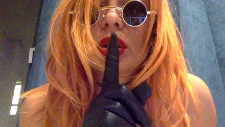 Naakte gelekte OnlyFans-foto van Osloundervip
