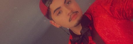 Naakte gelekte OnlyFans-foto van Adan