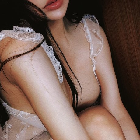 Naken läckt OnlyFans-bild av  Oriental Tinkerbell 