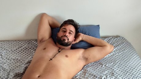 Naakte gelekte OnlyFans-foto van Renan Baqueiro